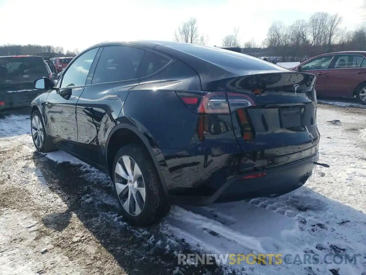 3 Photograph of a damaged car 5YJYGDEE7MF304878 TESLA MODEL Y 2021