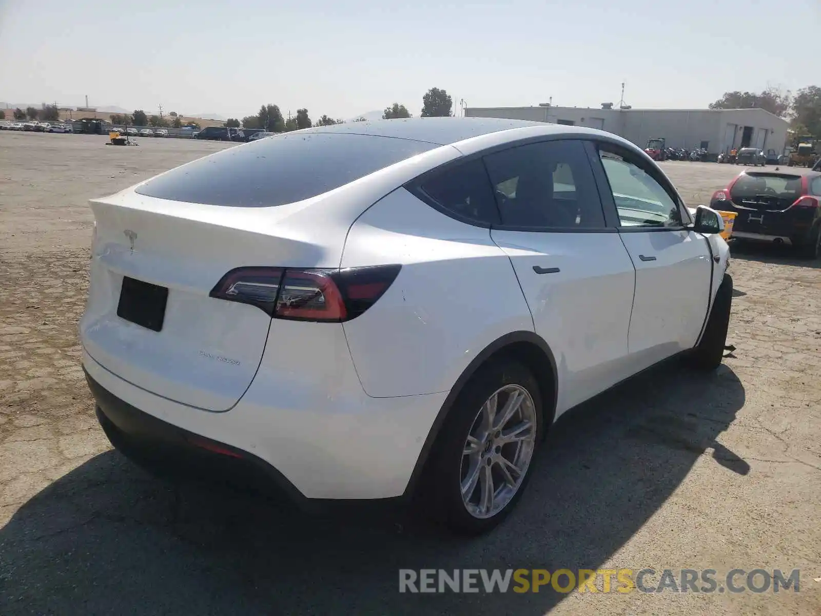 4 Photograph of a damaged car 5YJYGDEE8MF061307 TESLA MODEL Y 2021