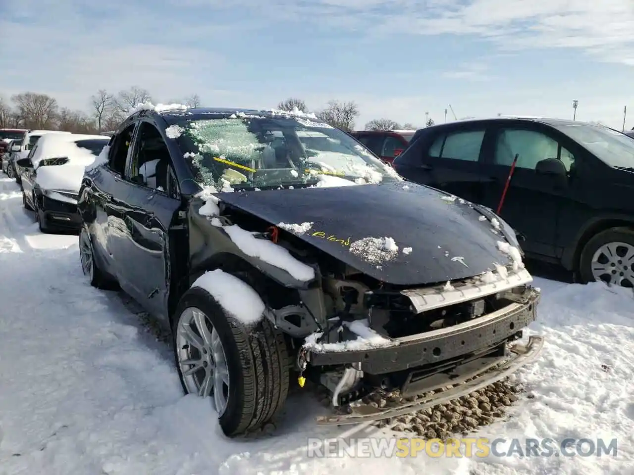 1 Photograph of a damaged car 5YJYGDEE8MF063073 TESLA MODEL Y 2021