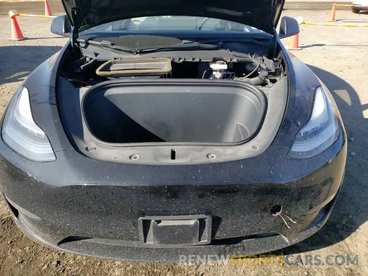 11 Photograph of a damaged car 5YJYGDEE8MF063946 TESLA MODEL Y 2021