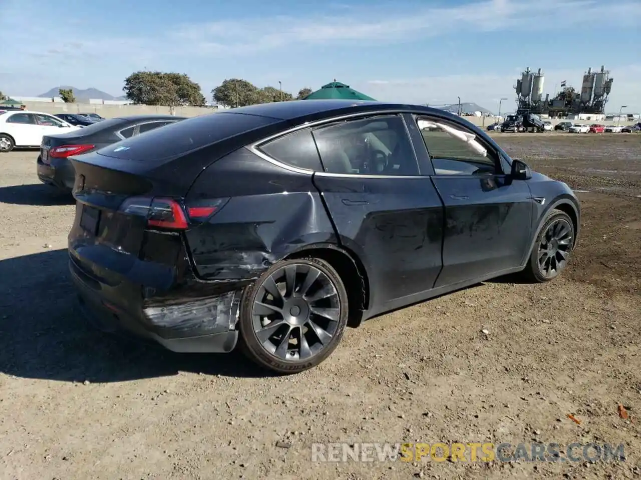 3 Photograph of a damaged car 5YJYGDEE8MF063946 TESLA MODEL Y 2021