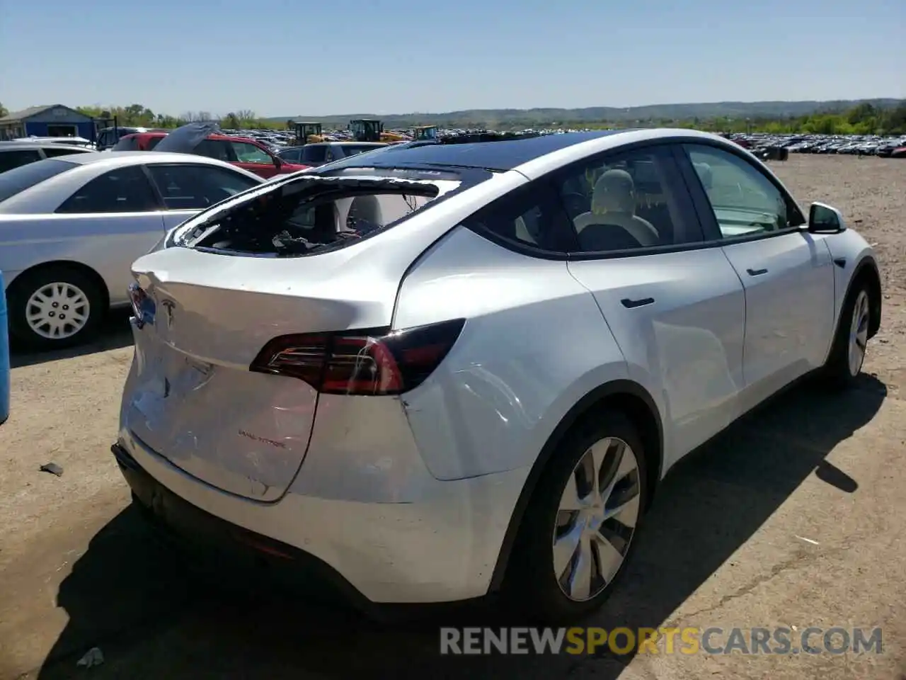 4 Photograph of a damaged car 5YJYGDEE8MF071433 TESLA MODEL Y 2021