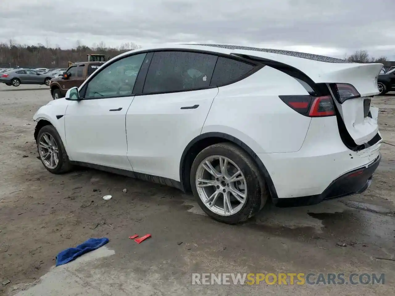 2 Photograph of a damaged car 5YJYGDEE8MF081301 TESLA MODEL Y 2021