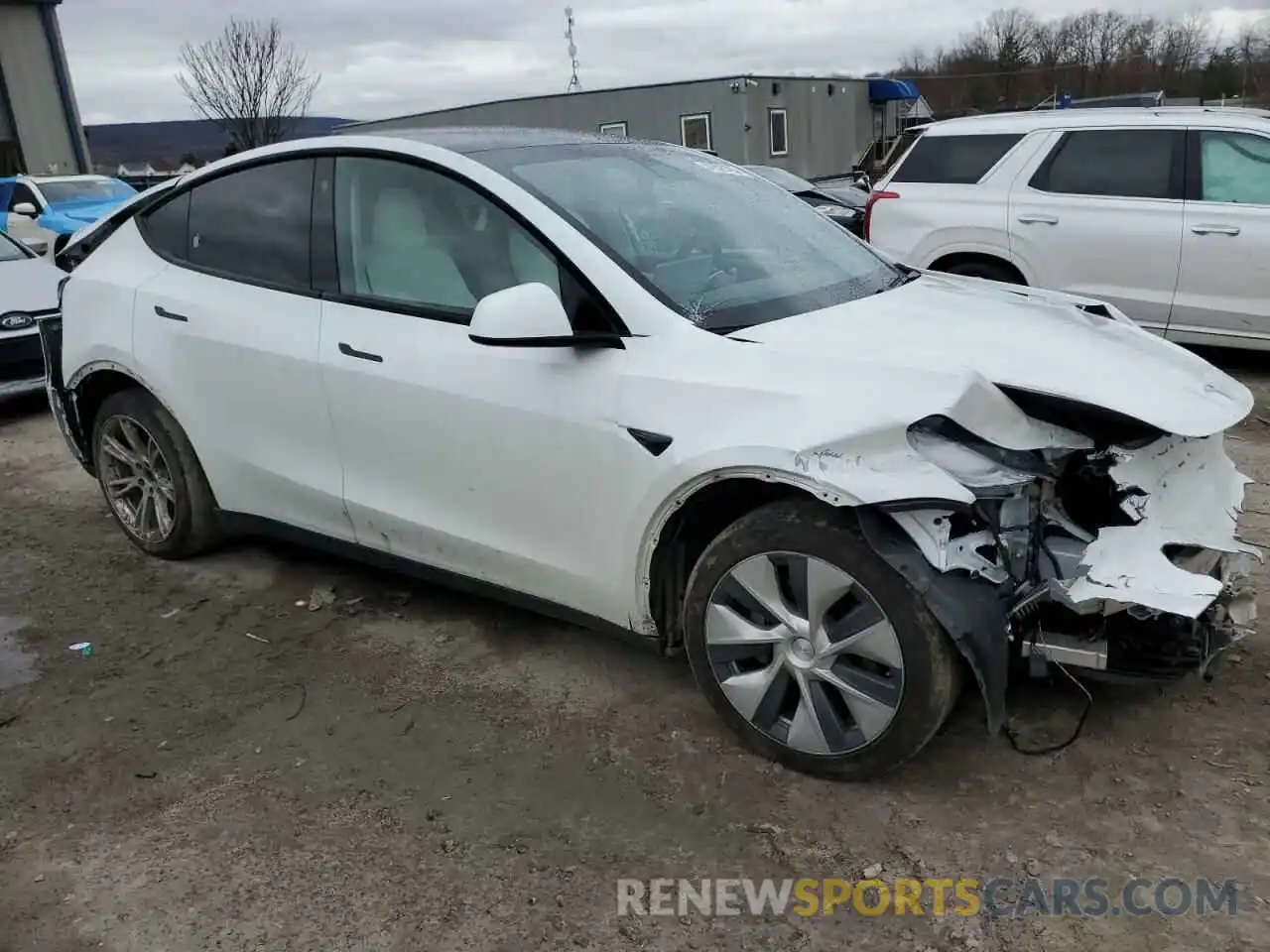 4 Photograph of a damaged car 5YJYGDEE8MF081301 TESLA MODEL Y 2021