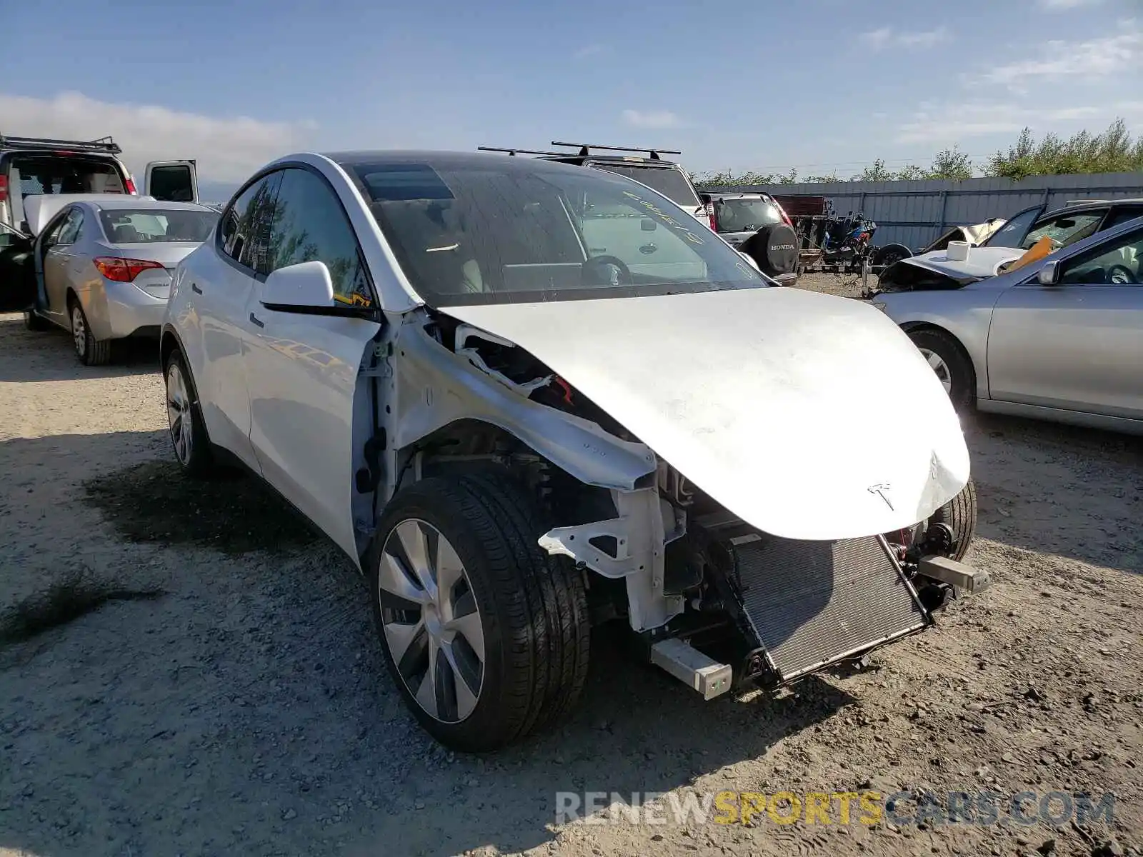 1 Photograph of a damaged car 5YJYGDEE8MF081685 TESLA MODEL Y 2021