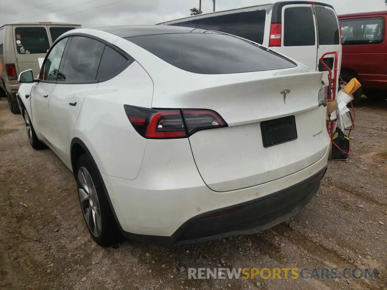 3 Photograph of a damaged car 5YJYGDEE8MF083730 TESLA MODEL Y 2021