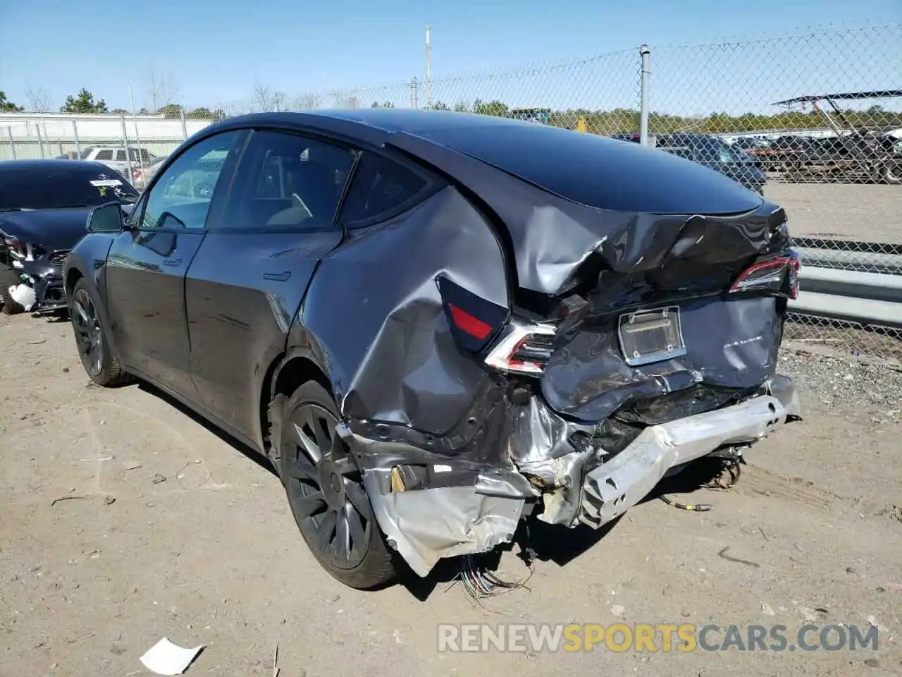 3 Photograph of a damaged car 5YJYGDEE8MF085011 TESLA MODEL Y 2021