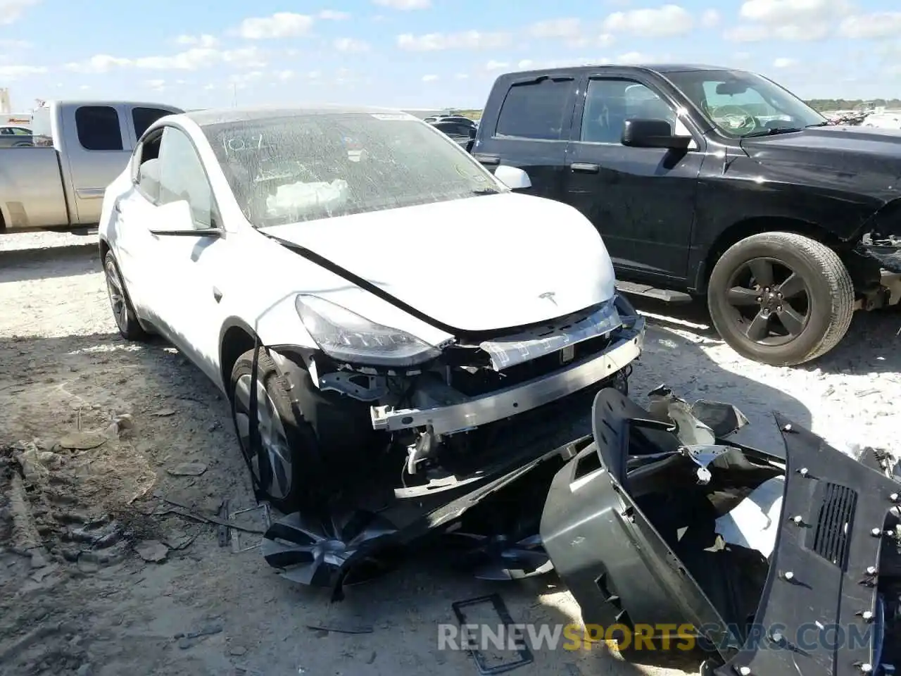 1 Photograph of a damaged car 5YJYGDEE8MF086580 TESLA MODEL Y 2021