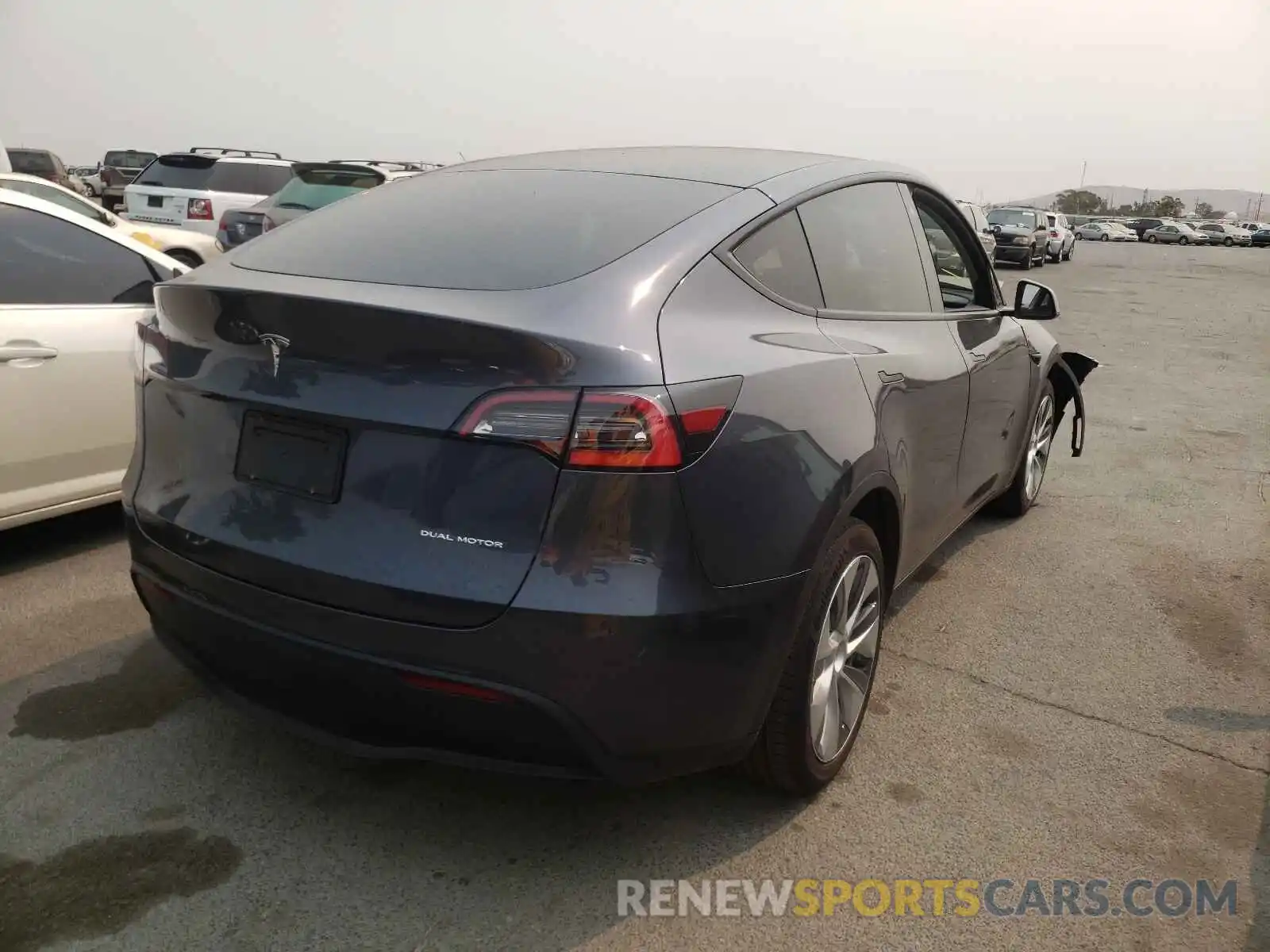 4 Photograph of a damaged car 5YJYGDEE8MF087387 TESLA MODEL Y 2021