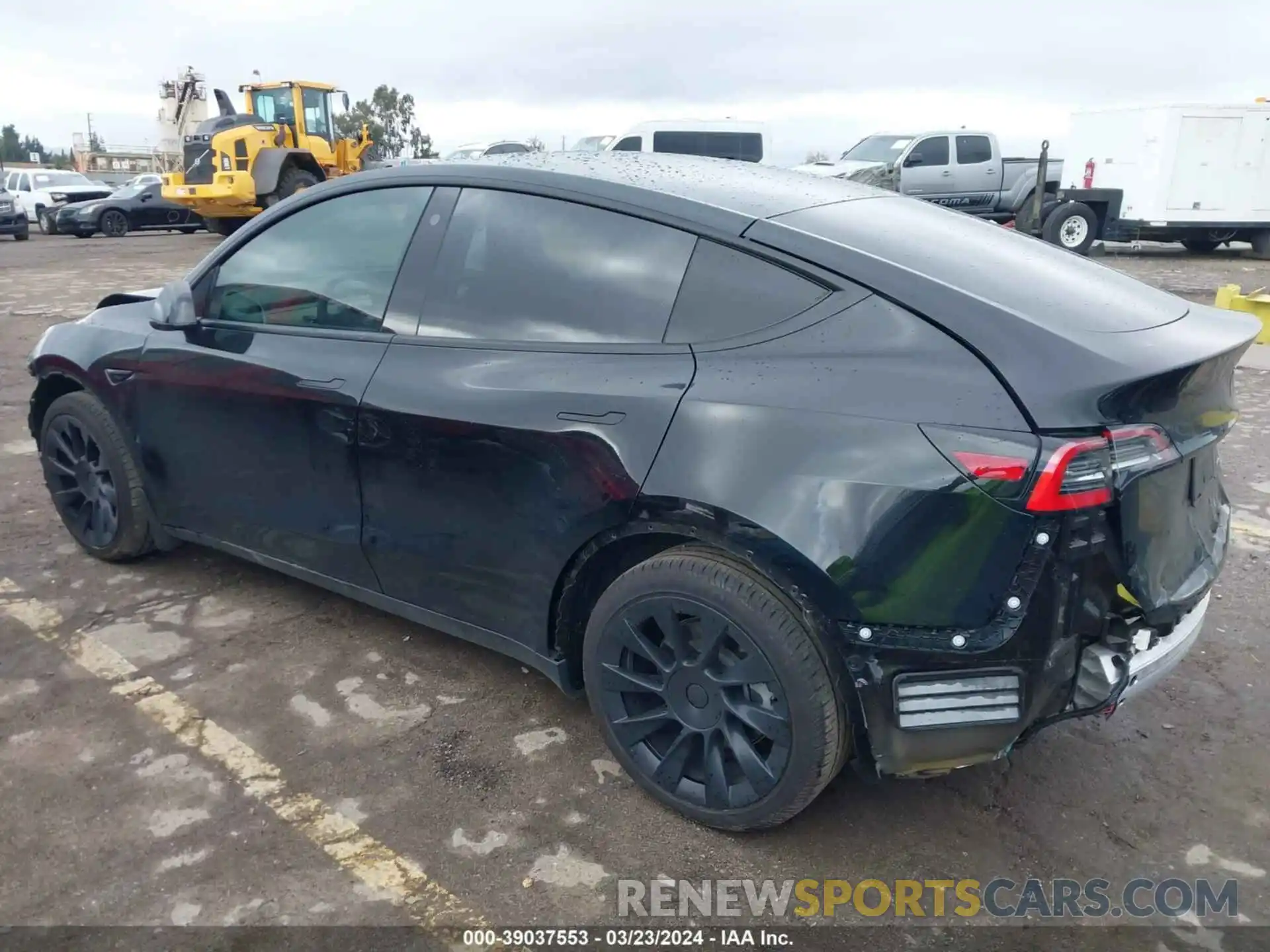 15 Photograph of a damaged car 5YJYGDEE8MF092444 TESLA MODEL Y 2021