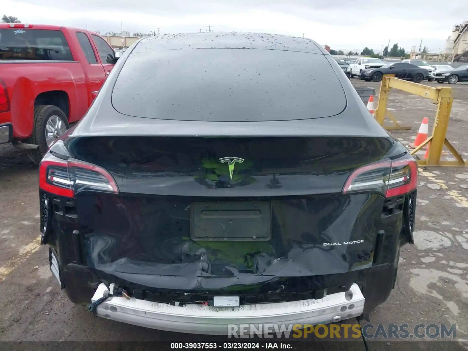 17 Photograph of a damaged car 5YJYGDEE8MF092444 TESLA MODEL Y 2021