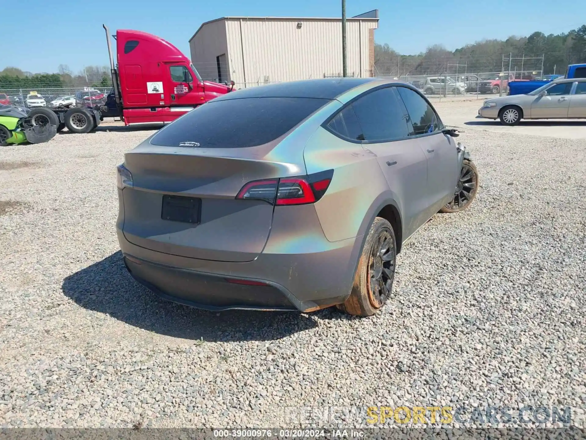 4 Photograph of a damaged car 5YJYGDEE8MF092606 TESLA MODEL Y 2021