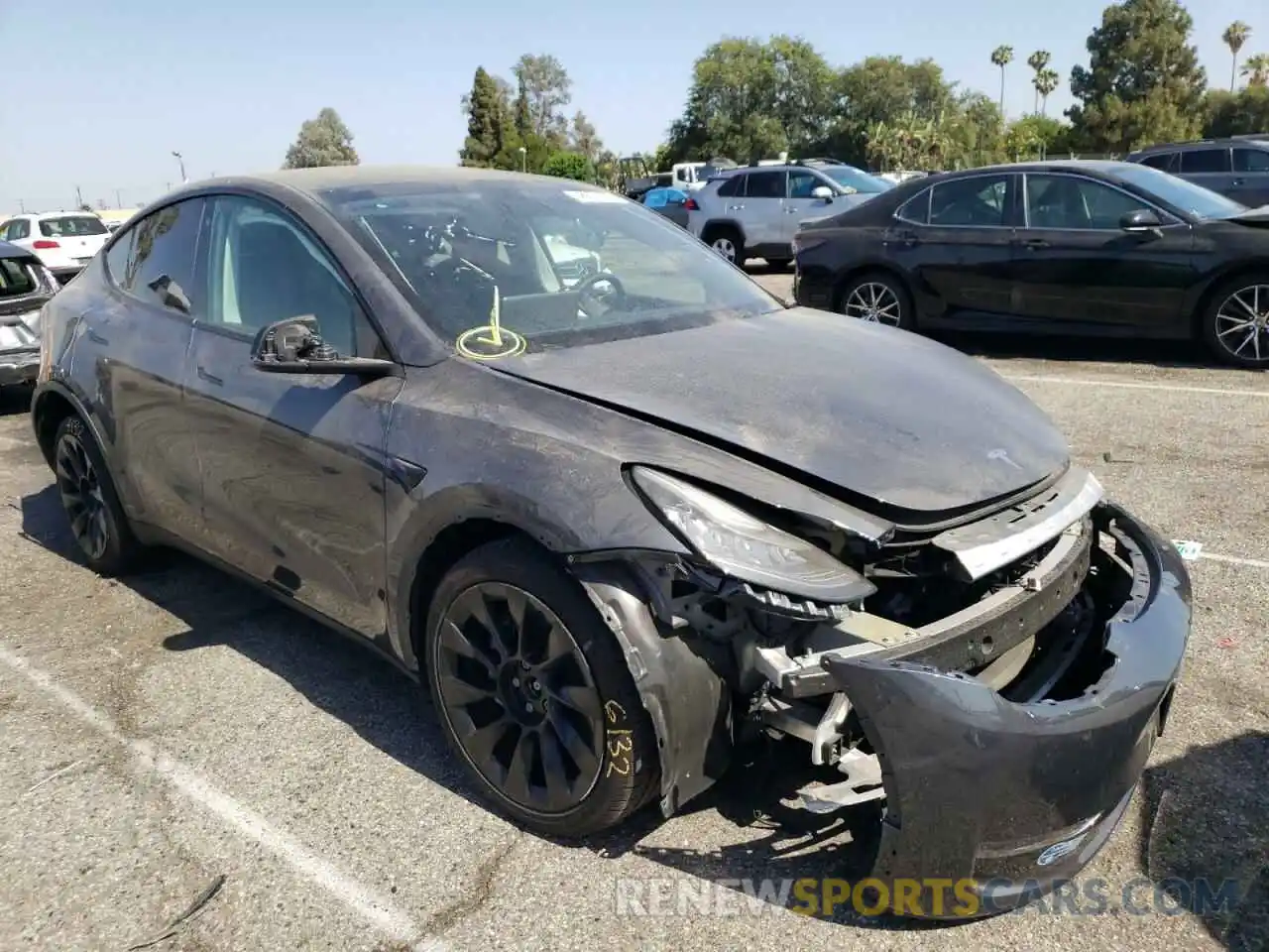 1 Photograph of a damaged car 5YJYGDEE8MF108285 TESLA MODEL Y 2021