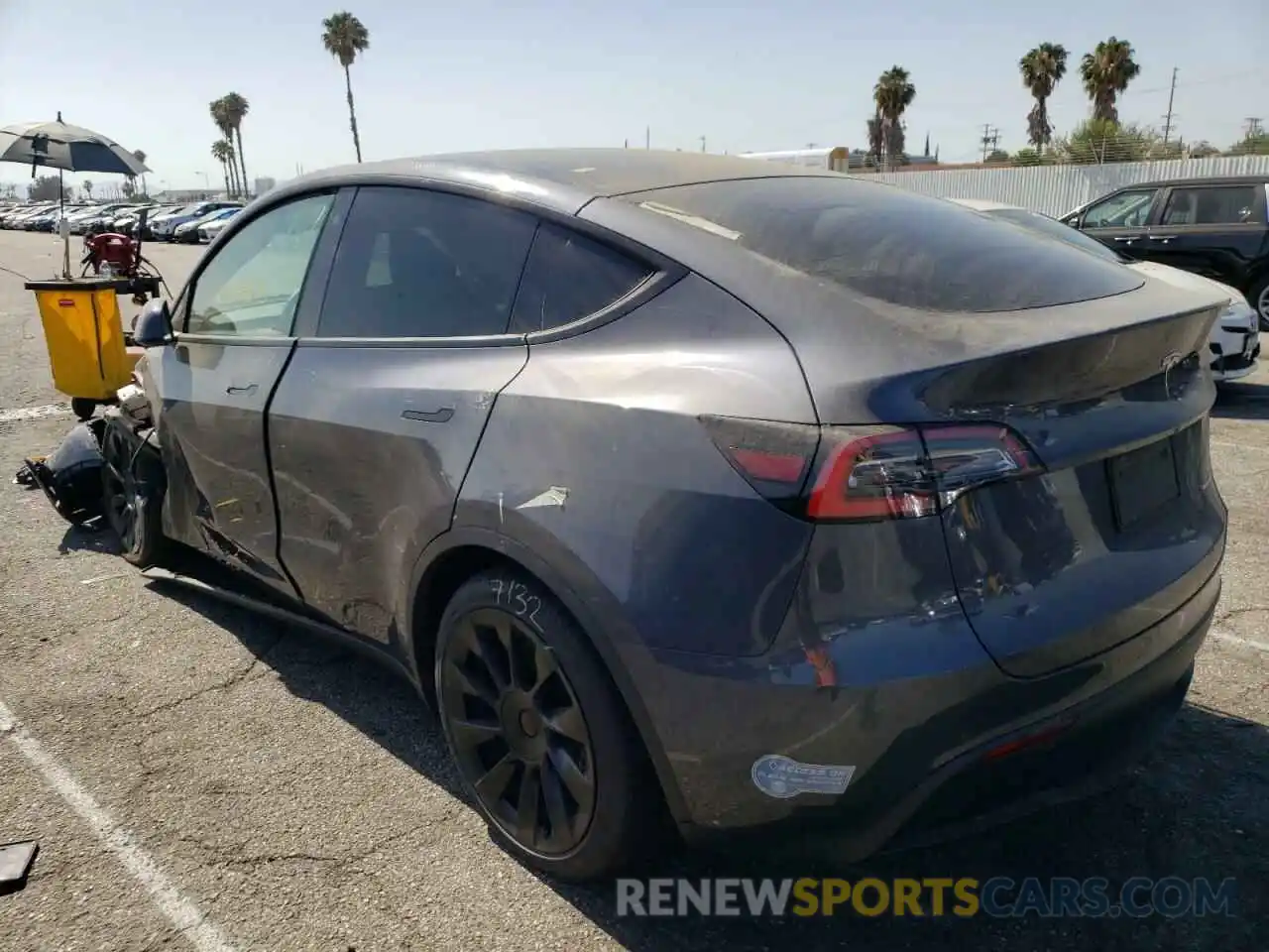 3 Photograph of a damaged car 5YJYGDEE8MF108285 TESLA MODEL Y 2021