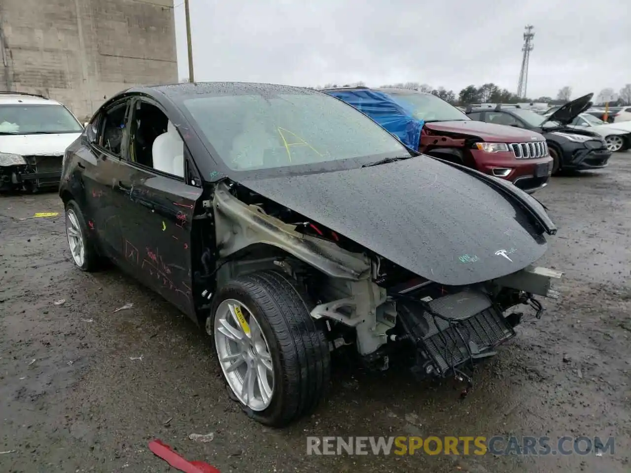 1 Photograph of a damaged car 5YJYGDEE8MF108481 TESLA MODEL Y 2021