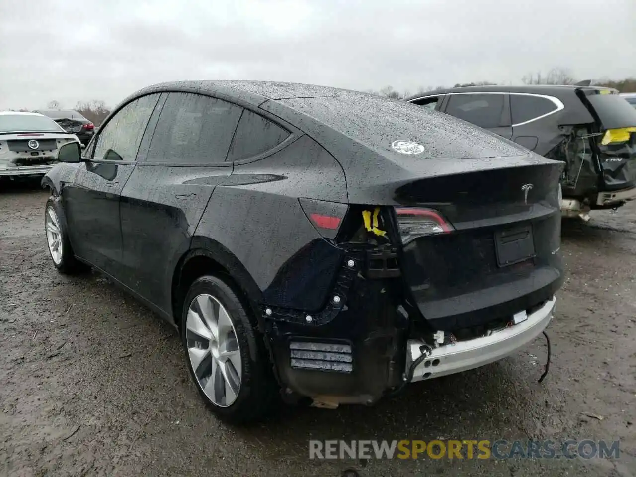 3 Photograph of a damaged car 5YJYGDEE8MF108481 TESLA MODEL Y 2021