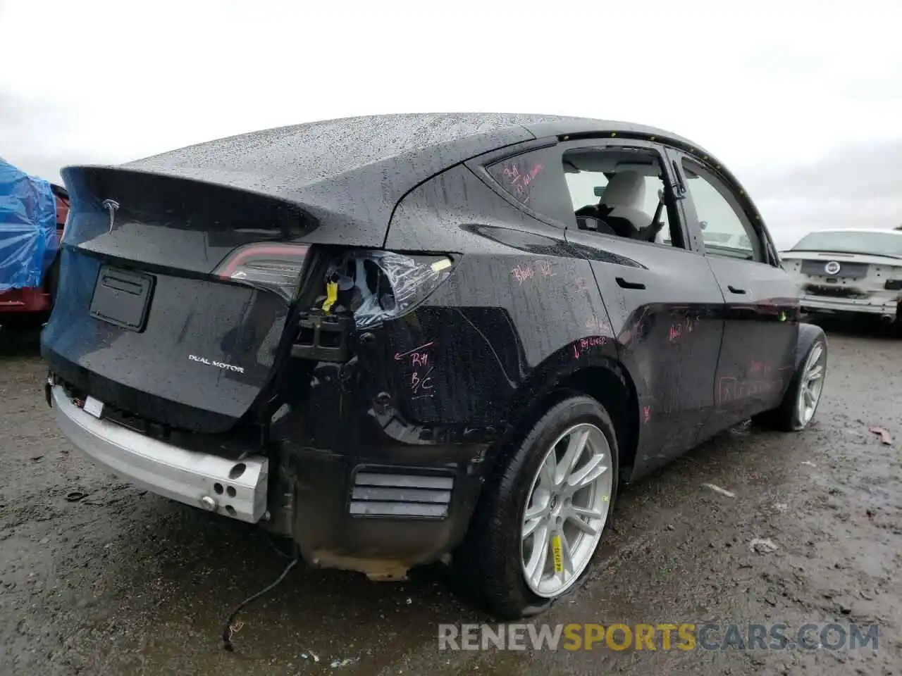 4 Photograph of a damaged car 5YJYGDEE8MF108481 TESLA MODEL Y 2021