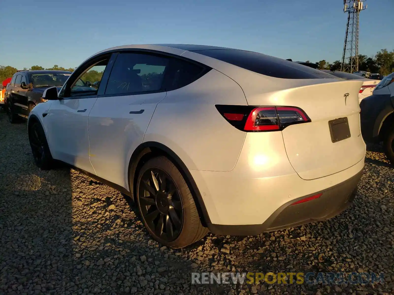 3 Photograph of a damaged car 5YJYGDEE8MF115446 TESLA MODEL Y 2021