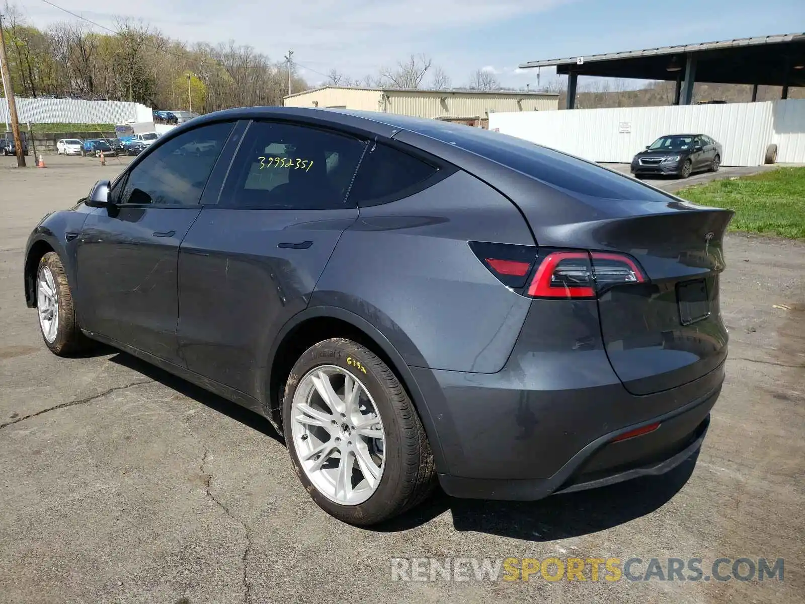 3 Photograph of a damaged car 5YJYGDEE8MF131243 TESLA MODEL Y 2021