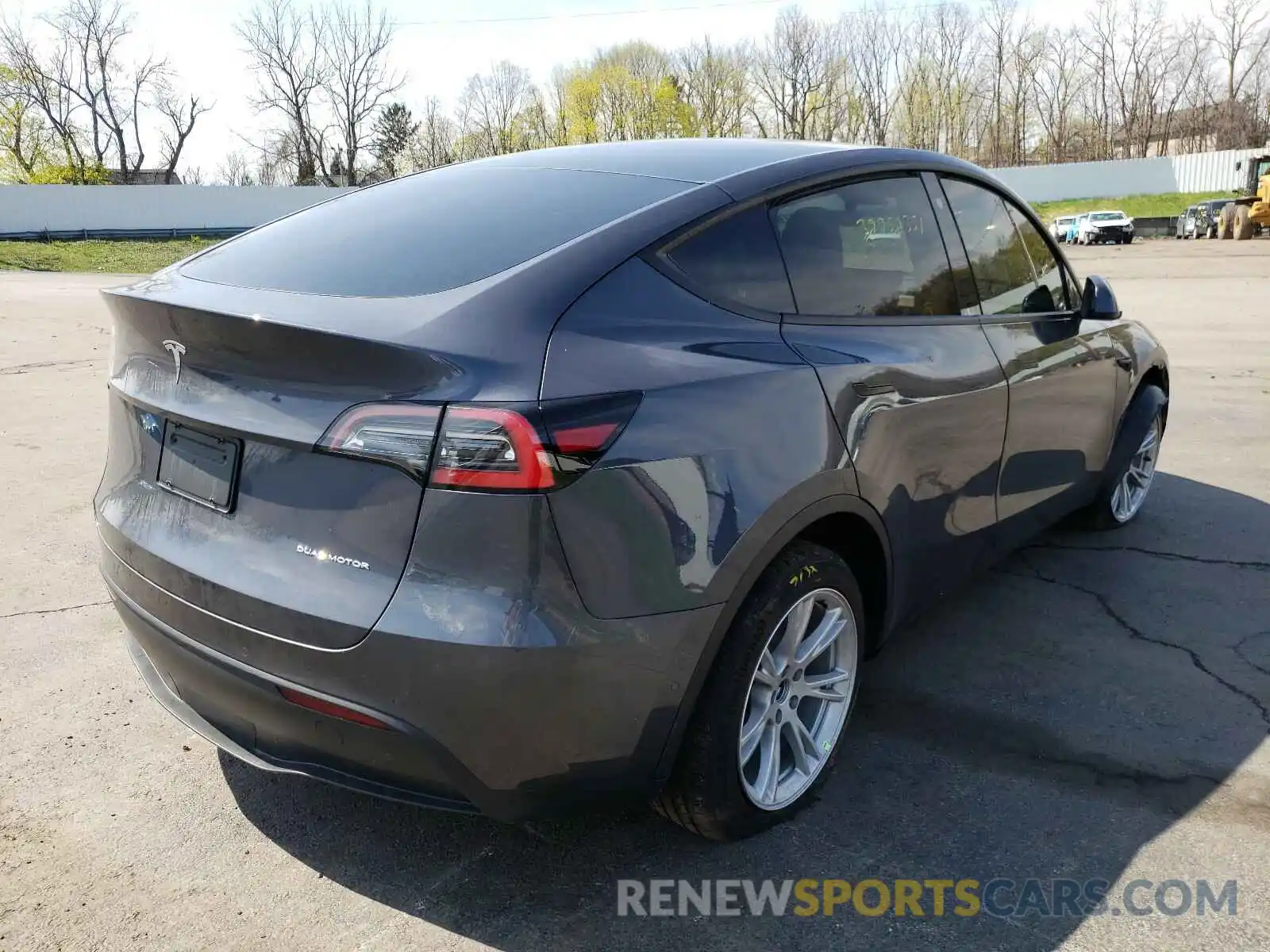 4 Photograph of a damaged car 5YJYGDEE8MF131243 TESLA MODEL Y 2021