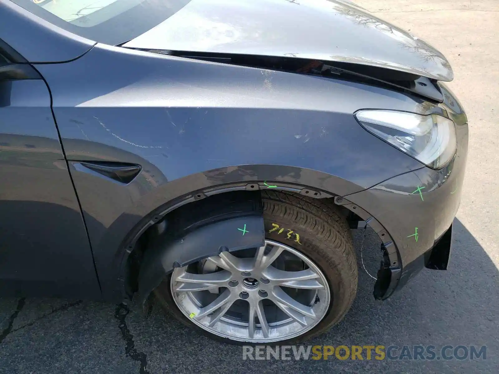 9 Photograph of a damaged car 5YJYGDEE8MF131243 TESLA MODEL Y 2021