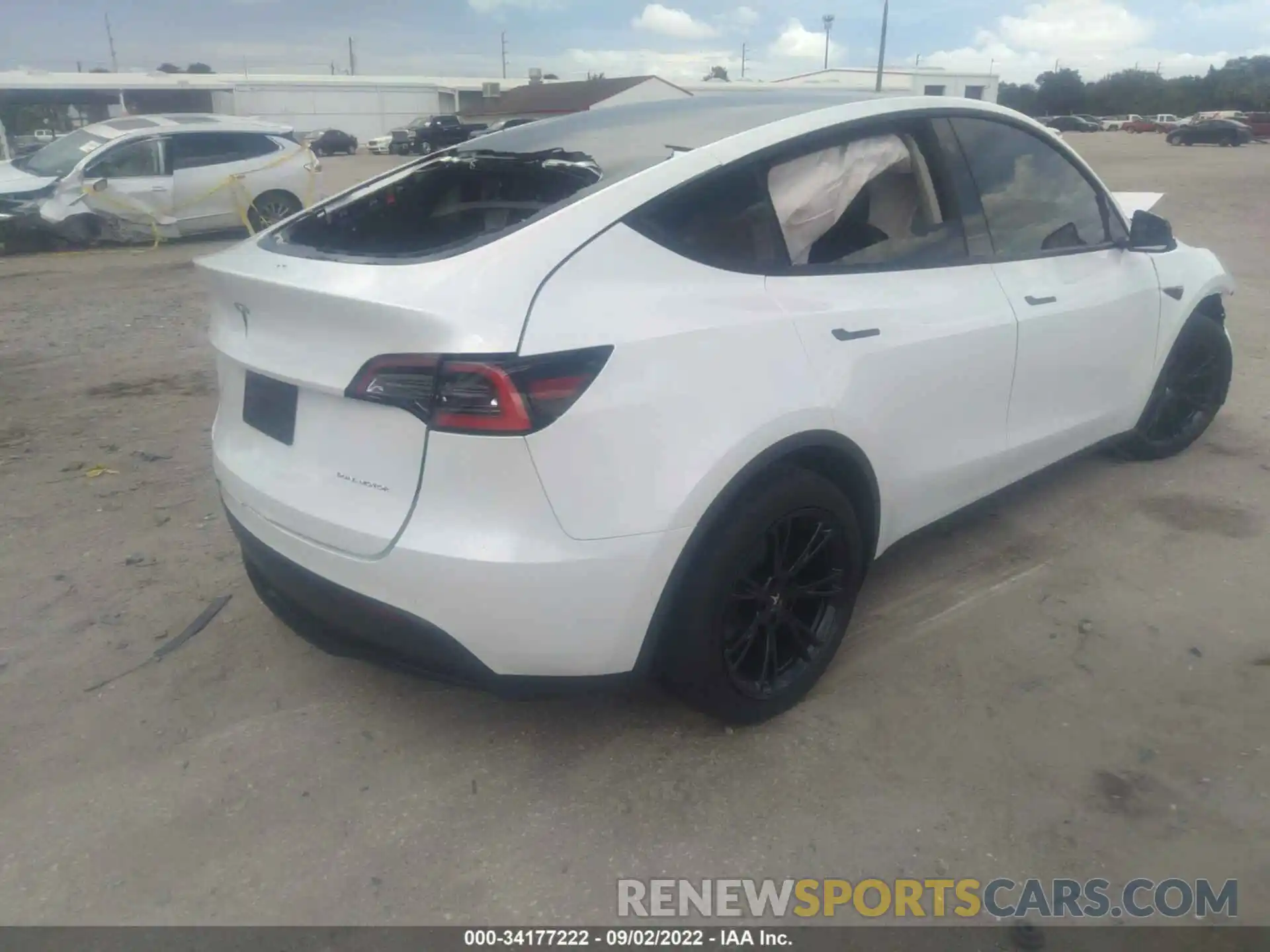 4 Photograph of a damaged car 5YJYGDEE8MF142114 TESLA MODEL Y 2021