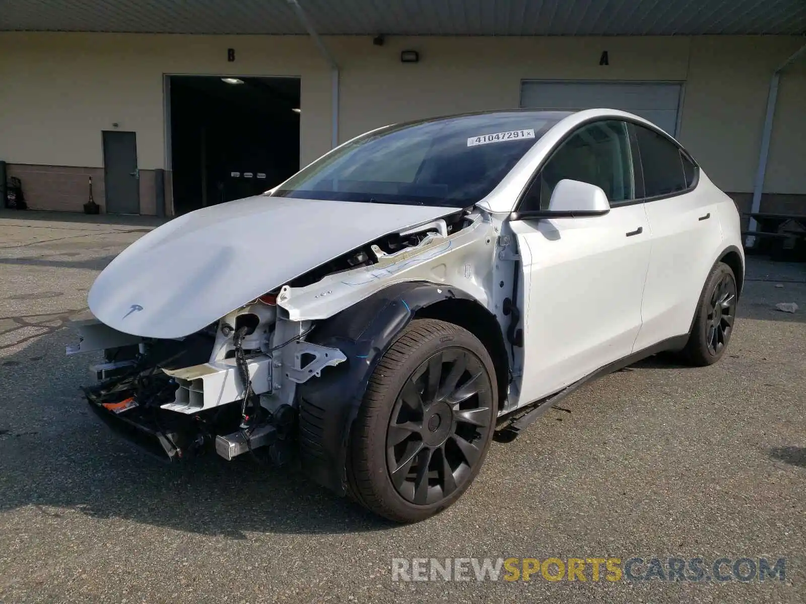 2 Photograph of a damaged car 5YJYGDEE8MF143716 TESLA MODEL Y 2021