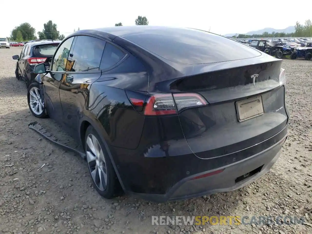 3 Photograph of a damaged car 5YJYGDEE8MF153131 TESLA MODEL Y 2021