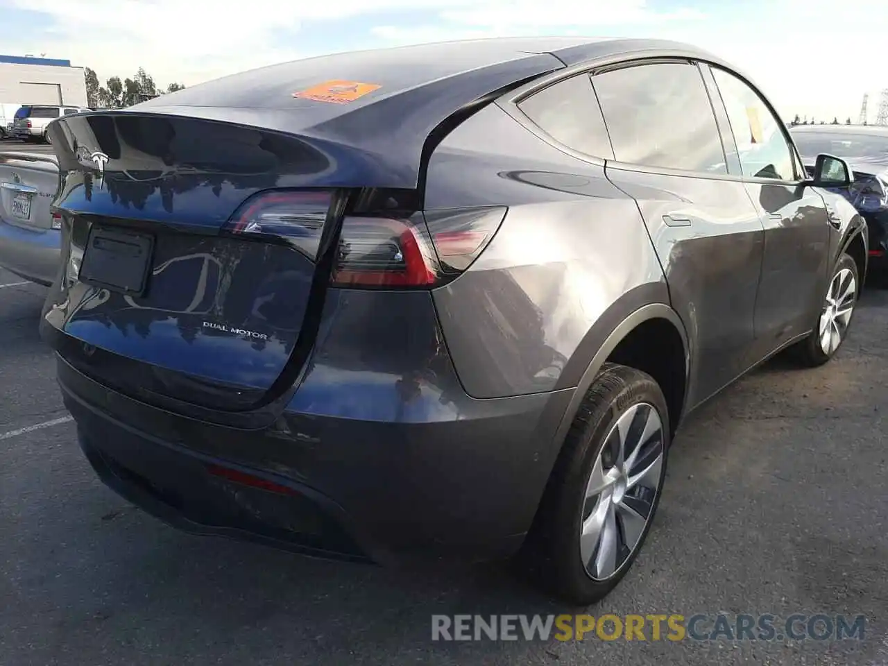 4 Photograph of a damaged car 5YJYGDEE8MF158510 TESLA MODEL Y 2021