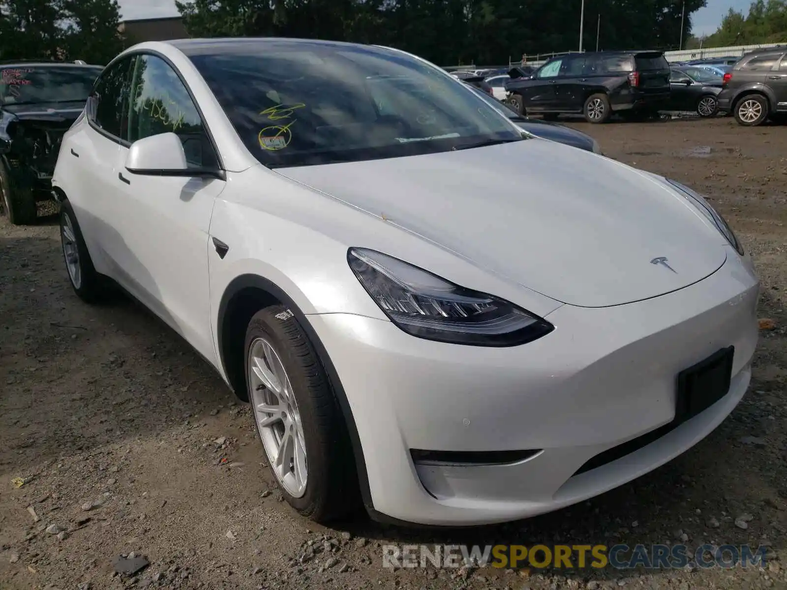 1 Photograph of a damaged car 5YJYGDEE8MF185934 TESLA MODEL Y 2021