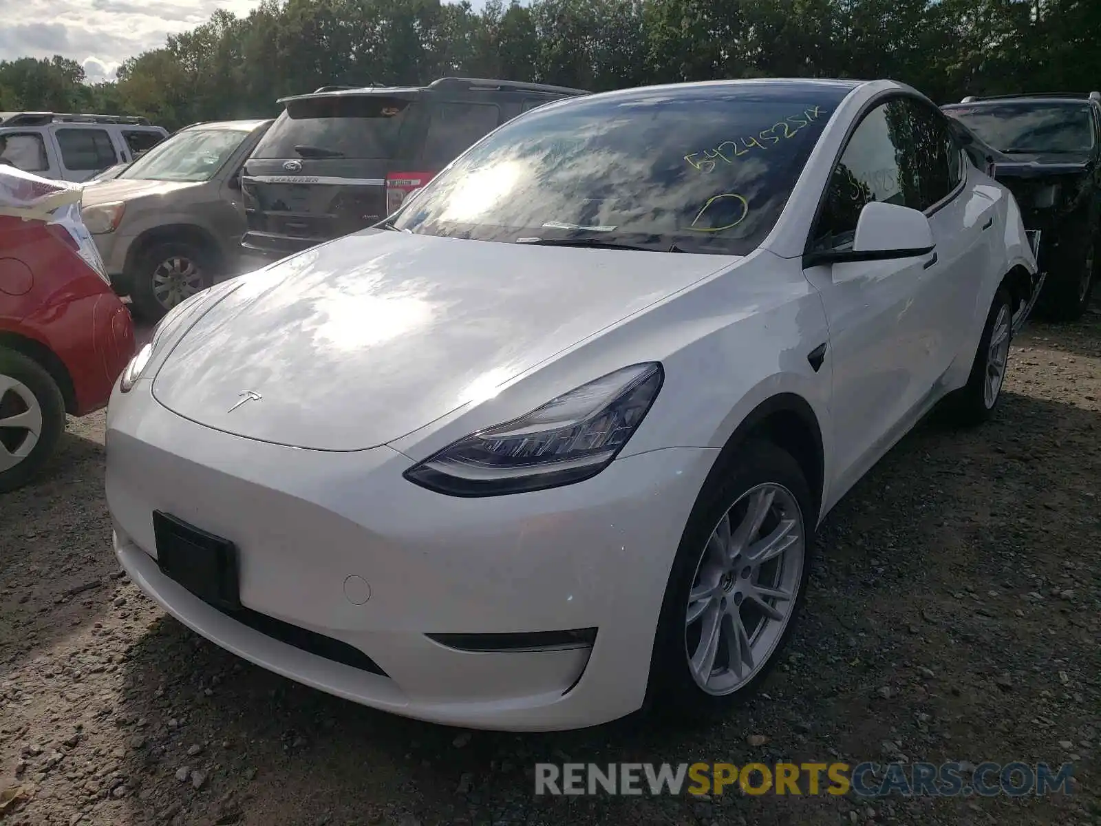 2 Photograph of a damaged car 5YJYGDEE8MF185934 TESLA MODEL Y 2021