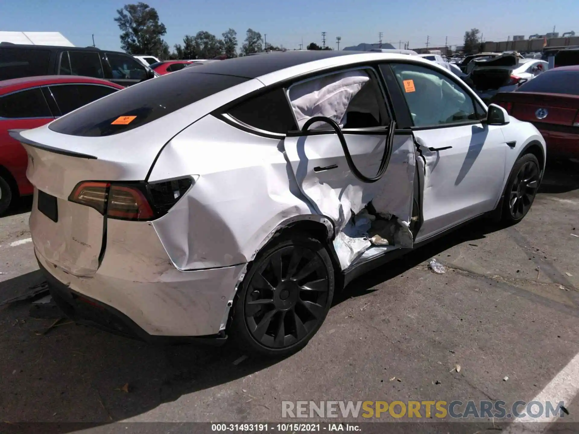 4 Photograph of a damaged car 5YJYGDEE8MF189255 TESLA MODEL Y 2021