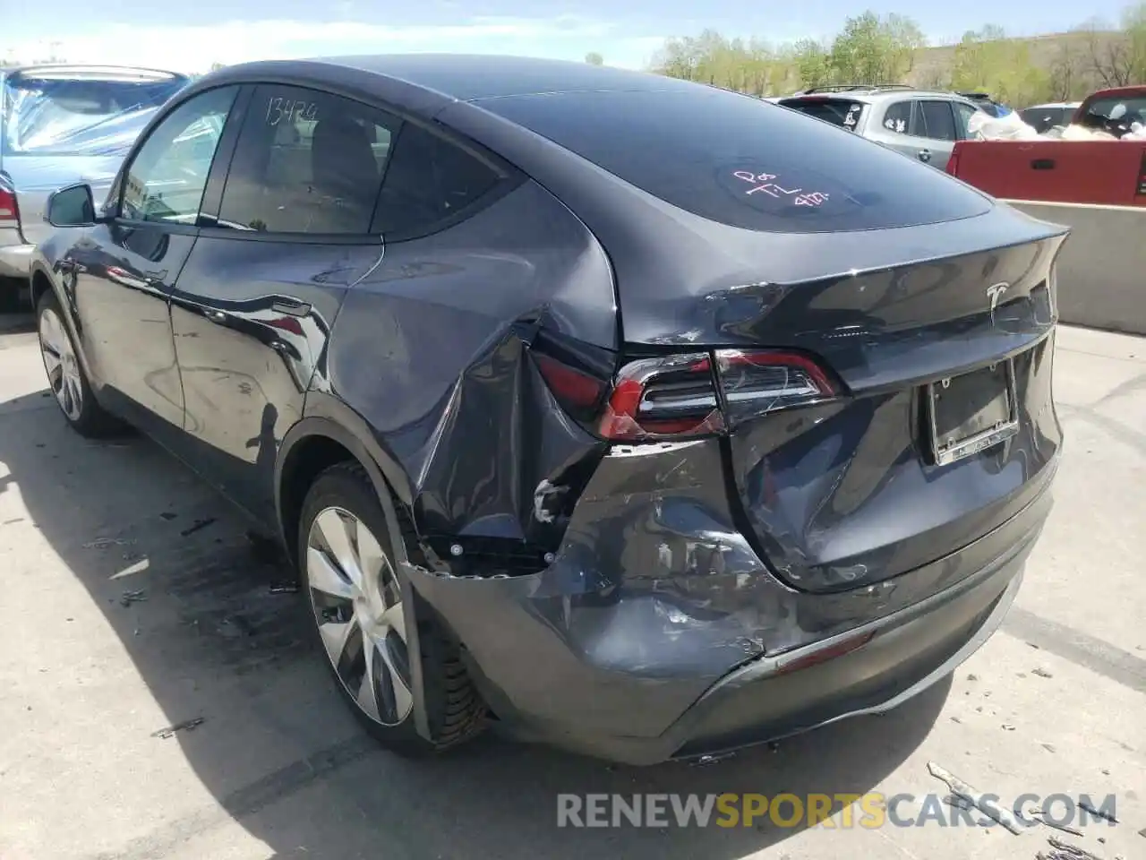 3 Photograph of a damaged car 5YJYGDEE8MF199543 TESLA MODEL Y 2021