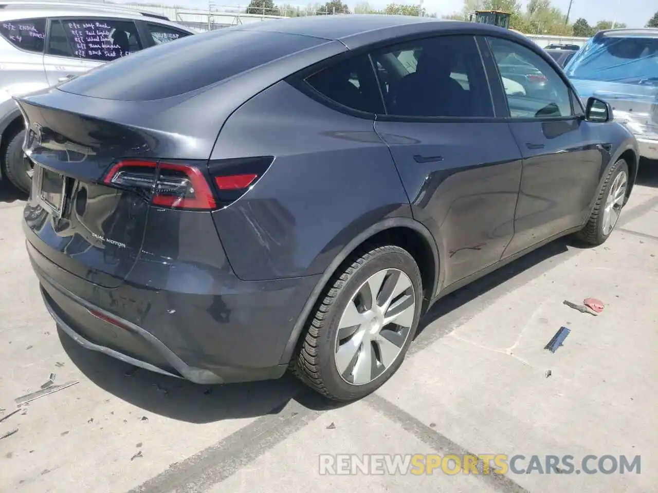 4 Photograph of a damaged car 5YJYGDEE8MF199543 TESLA MODEL Y 2021