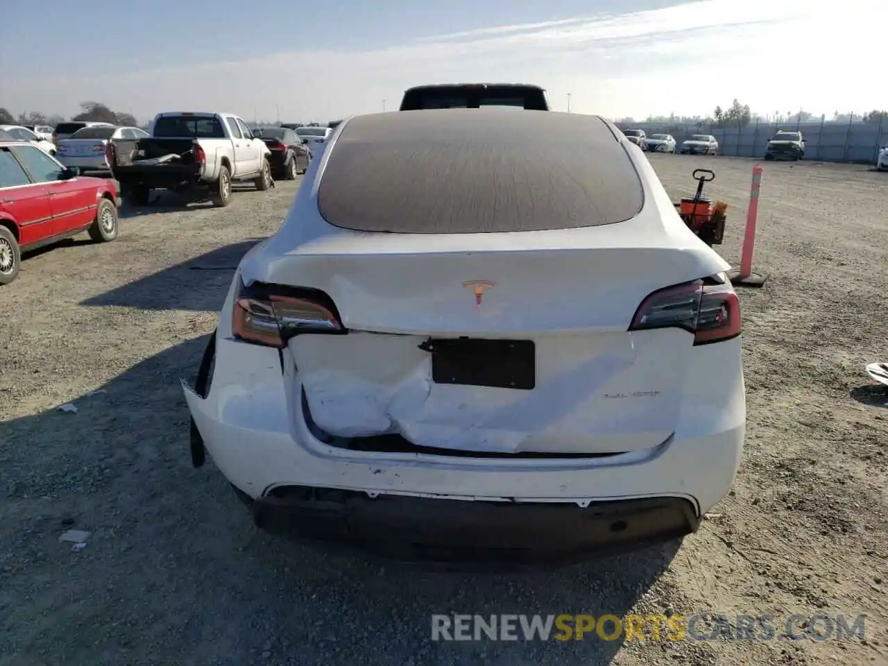 9 Photograph of a damaged car 5YJYGDEE8MF200805 TESLA MODEL Y 2021