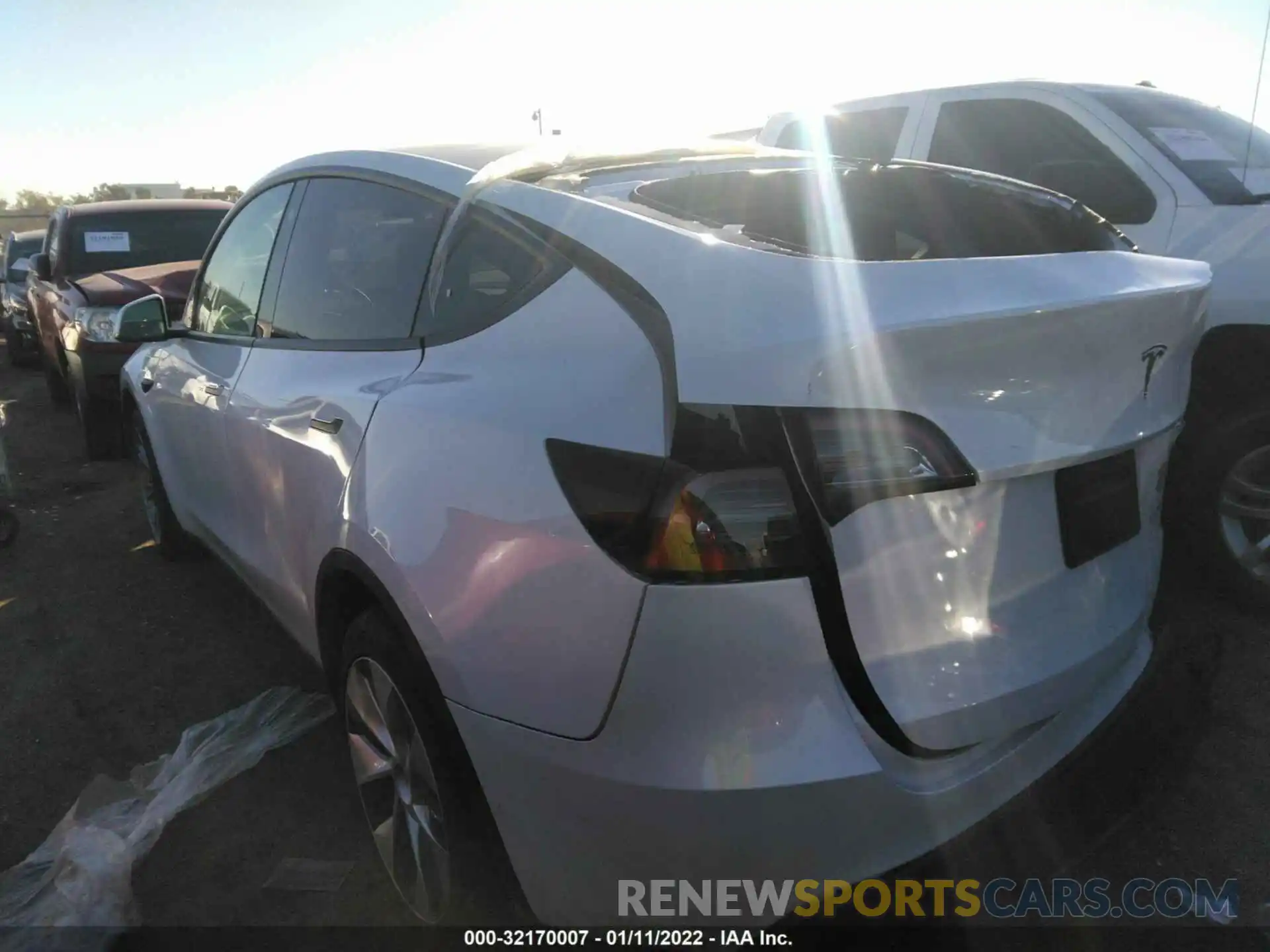 3 Photograph of a damaged car 5YJYGDEE8MF201436 TESLA MODEL Y 2021