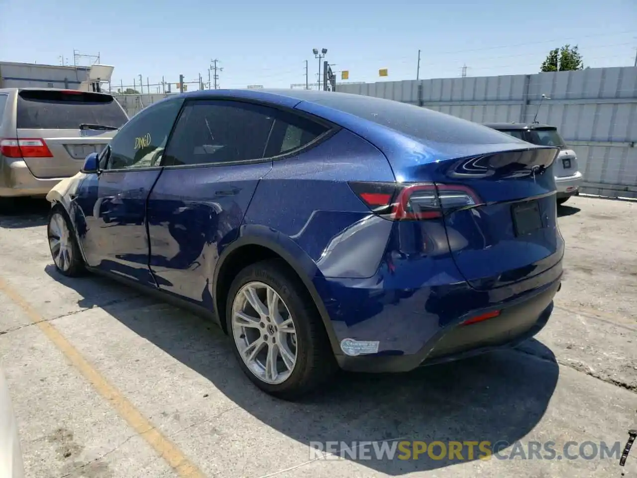 3 Photograph of a damaged car 5YJYGDEE8MF214347 TESLA MODEL Y 2021