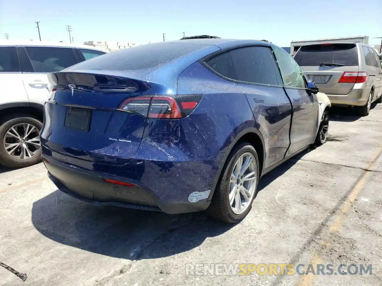 4 Photograph of a damaged car 5YJYGDEE8MF214347 TESLA MODEL Y 2021