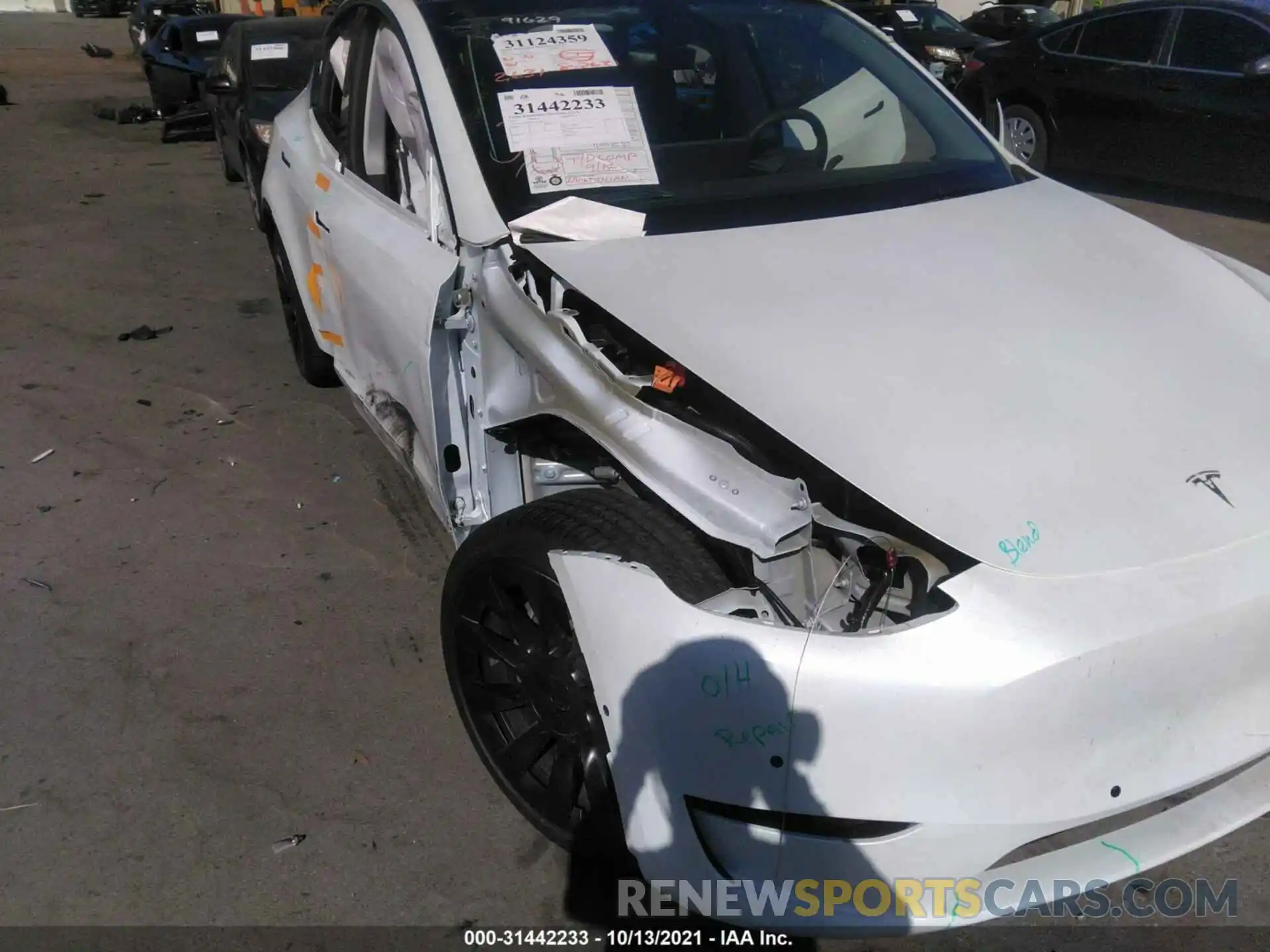 6 Photograph of a damaged car 5YJYGDEE8MF216860 TESLA MODEL Y 2021