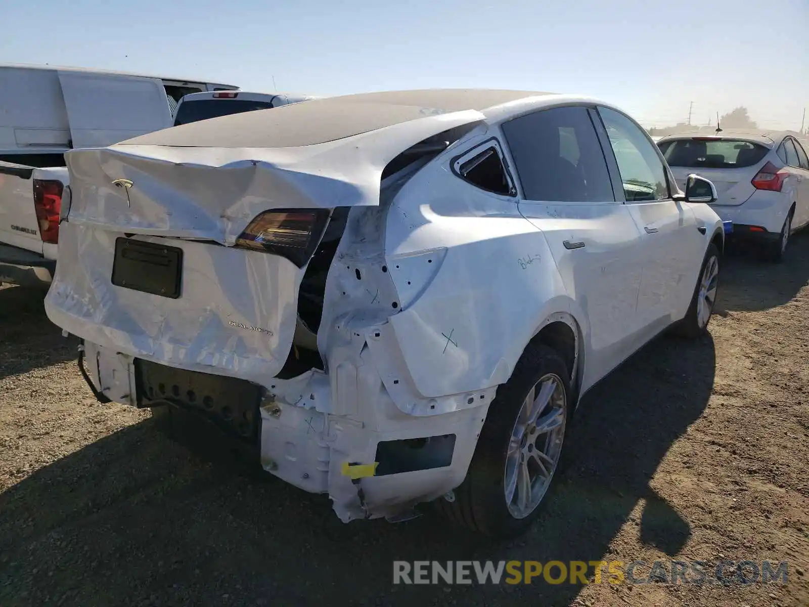 4 Photograph of a damaged car 5YJYGDEE8MF217894 TESLA MODEL Y 2021