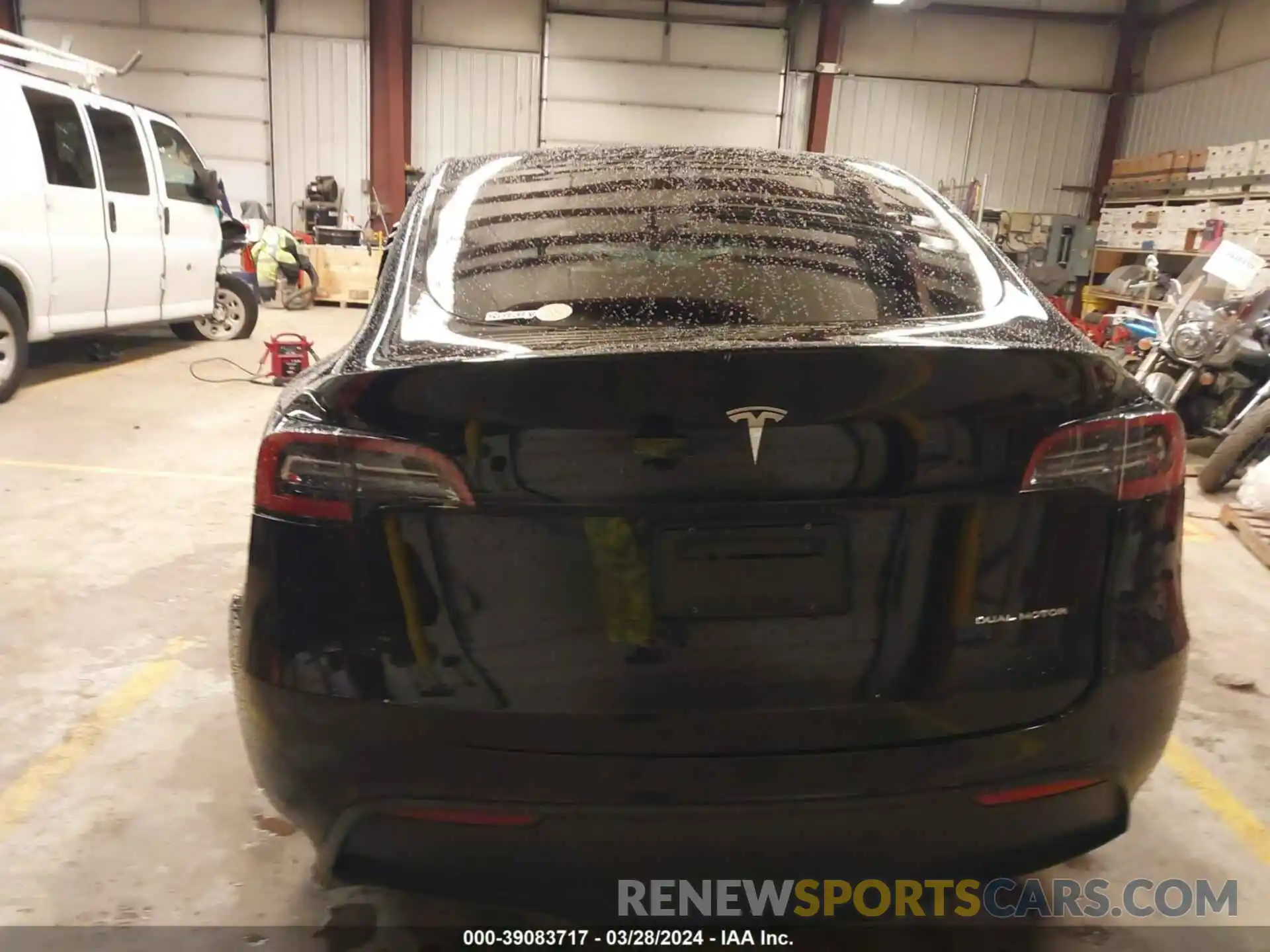 17 Photograph of a damaged car 5YJYGDEE8MF230967 TESLA MODEL Y 2021