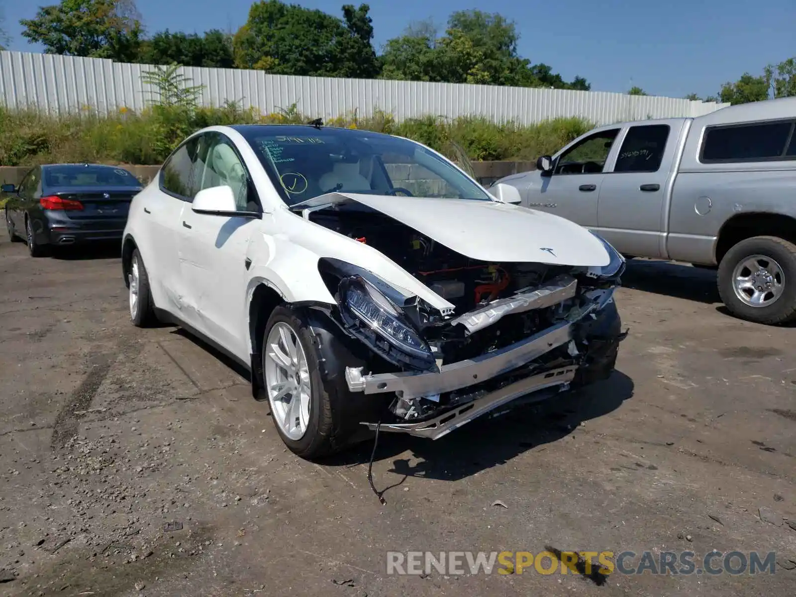 1 Photograph of a damaged car 5YJYGDEE8MF231066 TESLA MODEL Y 2021