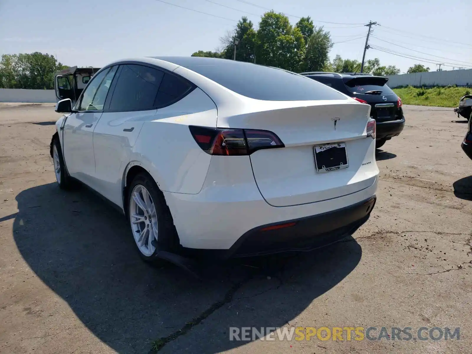 3 Photograph of a damaged car 5YJYGDEE8MF231066 TESLA MODEL Y 2021