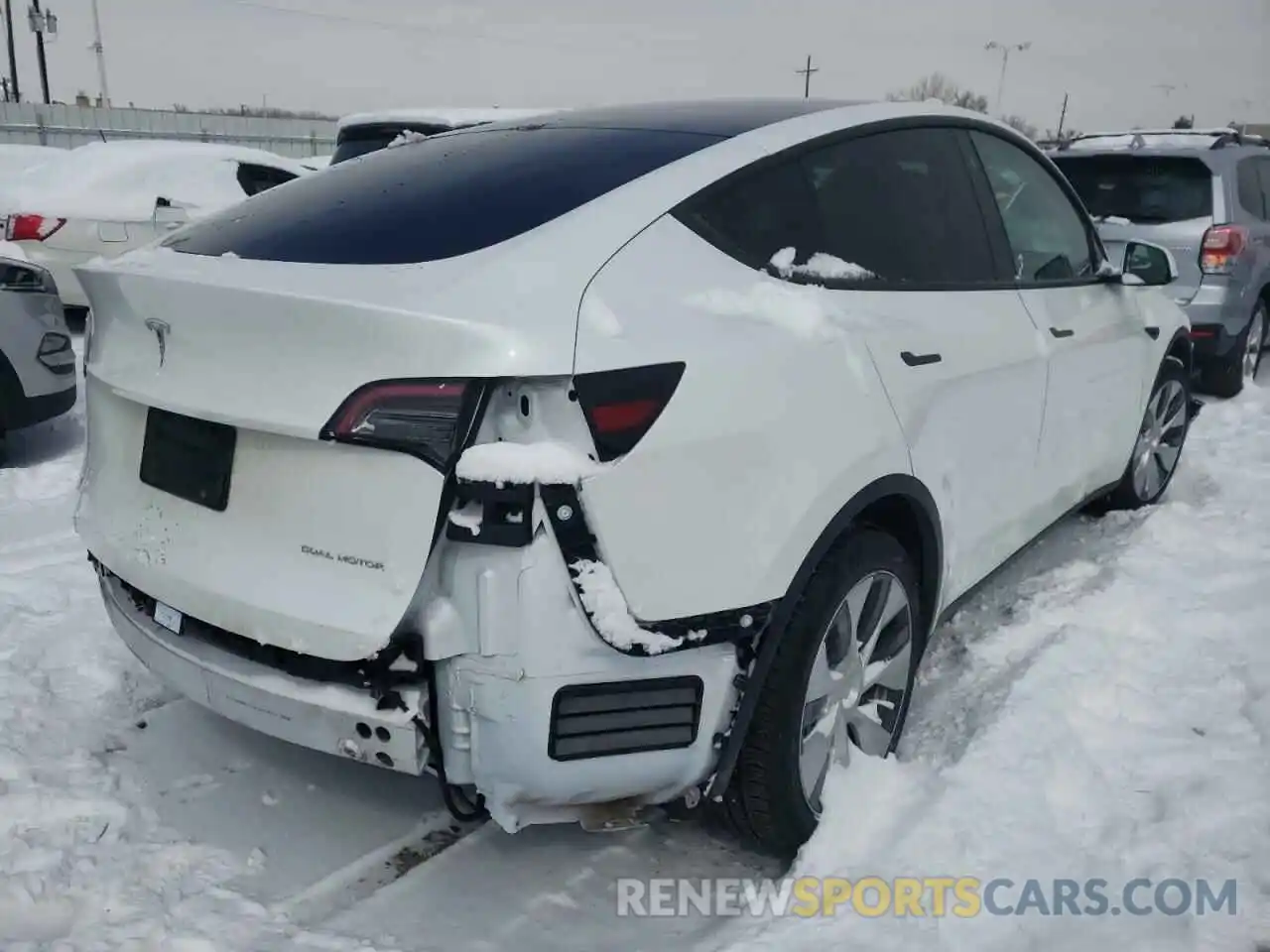 4 Photograph of a damaged car 5YJYGDEE8MF246859 TESLA MODEL Y 2021