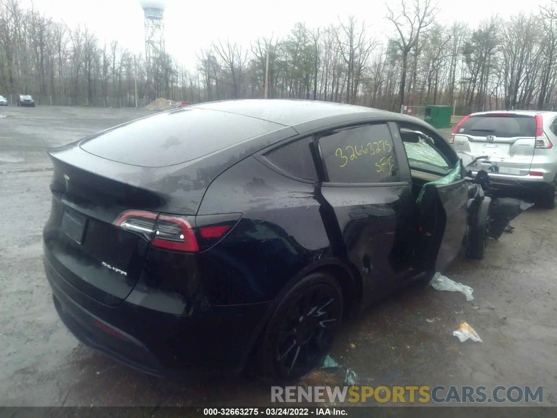 4 Photograph of a damaged car 5YJYGDEE8MF251026 TESLA MODEL Y 2021