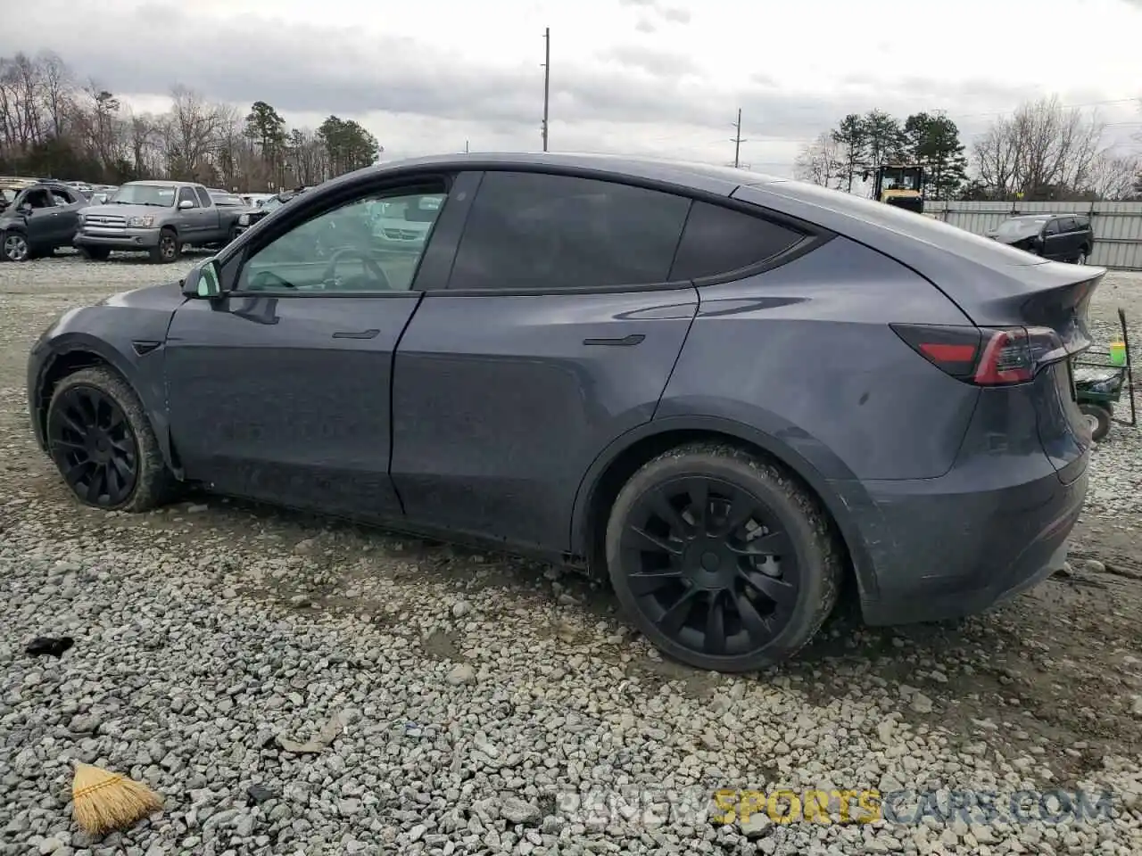 2 Photograph of a damaged car 5YJYGDEE8MF258574 TESLA MODEL Y 2021