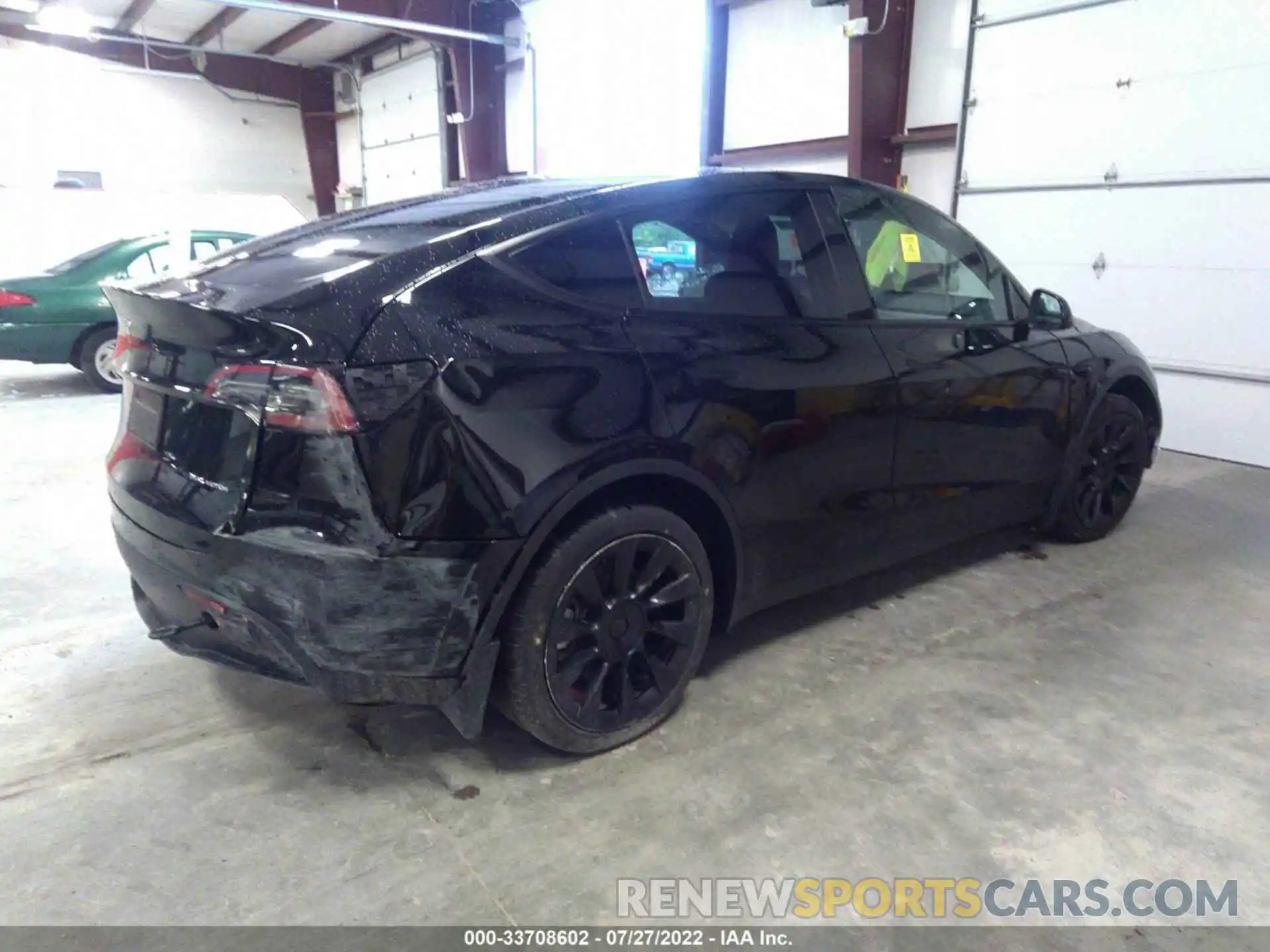 4 Photograph of a damaged car 5YJYGDEE8MF265010 TESLA MODEL Y 2021