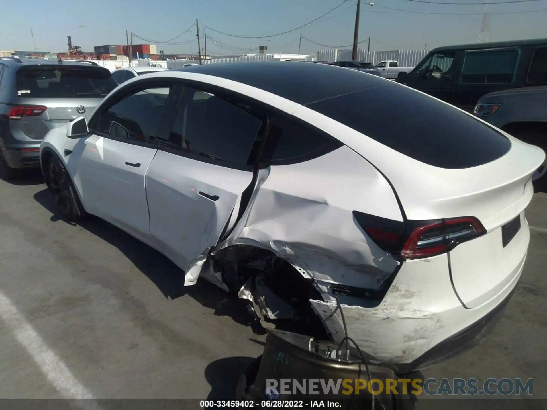 3 Photograph of a damaged car 5YJYGDEE8MF272104 TESLA MODEL Y 2021