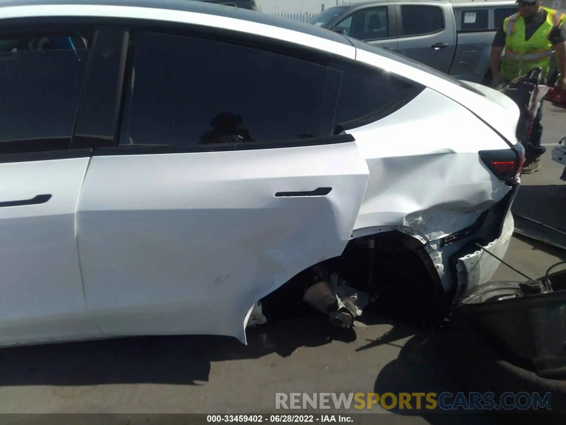 6 Photograph of a damaged car 5YJYGDEE8MF272104 TESLA MODEL Y 2021