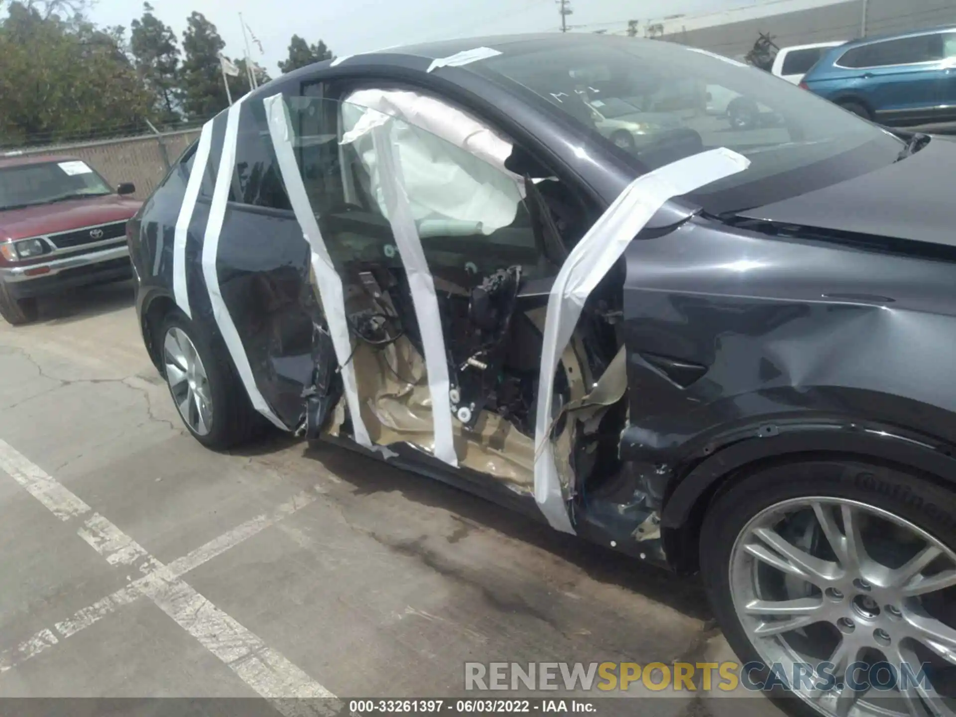 6 Photograph of a damaged car 5YJYGDEE8MF282096 TESLA MODEL Y 2021